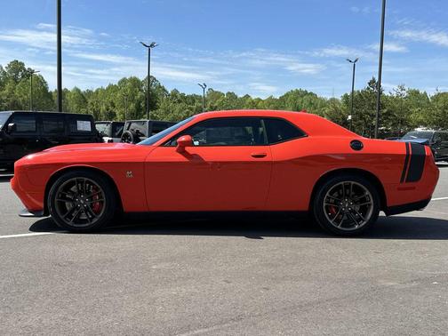 Go Mango 2021 Dodge Challenger R/T Scat Pack