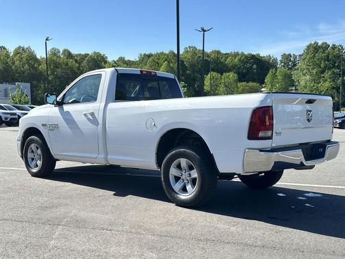 Bright White Clearcoat 2019 RAM 1500 SLT