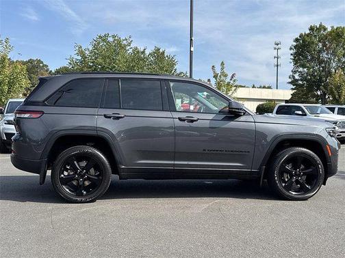 2022 Jeep Grand Cherokee Altitude
