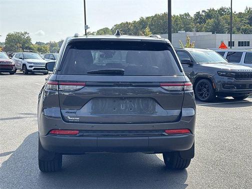 2022 Jeep Grand Cherokee Altitude