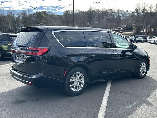 2025 Chrysler Pacifica L