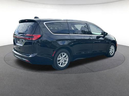 2025 Chrysler Pacifica L