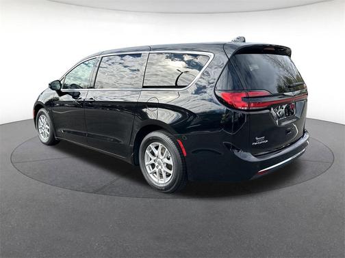2025 Chrysler Pacifica L