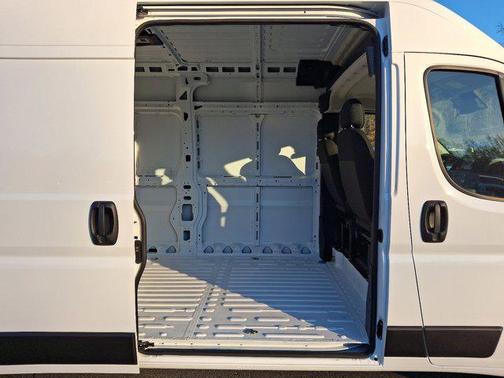 2025 RAM ProMaster 2500 Tradesman