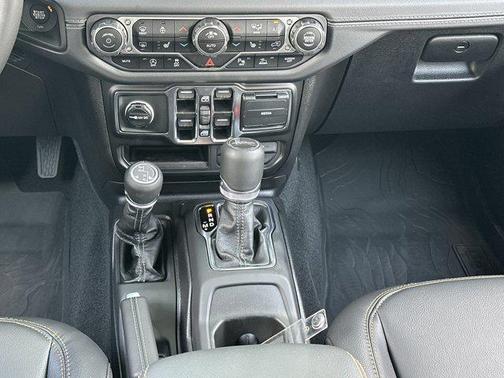 2025 Jeep Gladiator High Tide