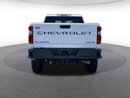Summit White 2024 Chevrolet Silverado 2500 Custom