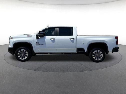 Summit White 2024 Chevrolet Silverado 2500 Custom