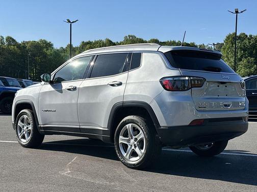 Silver Zynith Metallic Clearcoat 2024 Jeep Compass Latitude