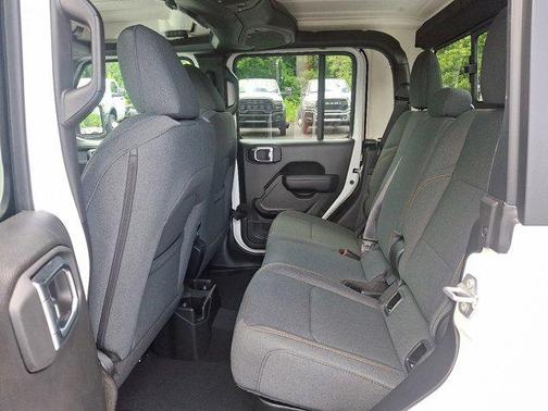 2025 Jeep Gladiator Willys