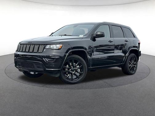 2022 Jeep Grand Cherokee Laredo