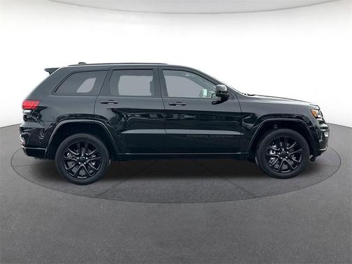 2022 Jeep Grand Cherokee Laredo