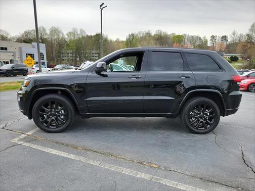 2022 Jeep Grand Cherokee Laredo