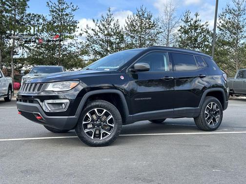 Diamond Black Crystal Pearlcoat 2020 Jeep Compass Trailhawk