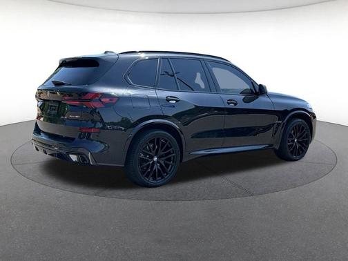 Black Sapphire Metallic 2024 BMW X5 xDrive40i