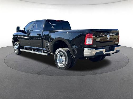 2024 RAM 3500 Tradesman Crew Cab 4x4 8' Box