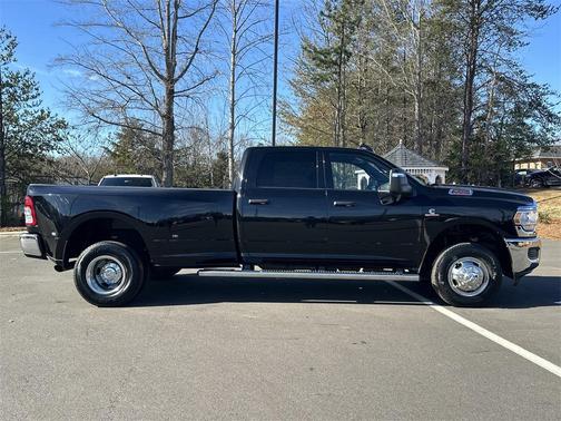 2024 RAM 3500 Tradesman Crew Cab 4x4 8' Box