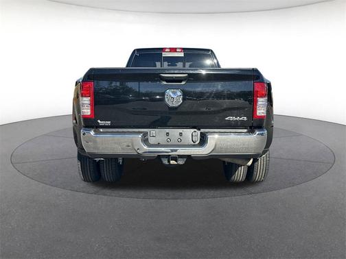 2024 RAM 3500 Tradesman Crew Cab 4x4 8' Box