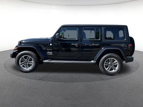 Black Clearcoat 2021 Jeep Wrangler Unlimited Sahara