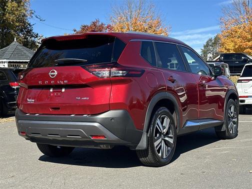 2022 Nissan Rogue SL