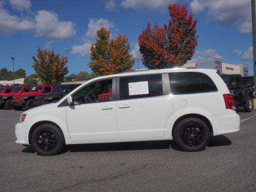 White Knuckle Clearcoat 2019 Dodge Grand Caravan SXT