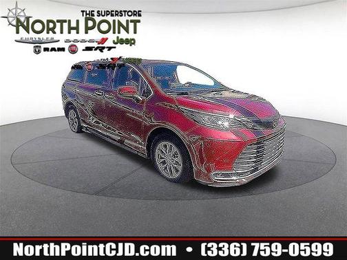 2022 Toyota Sienna XLE 8 Passenger