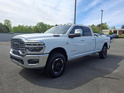 2025 RAM 2500 Laramie Crew Cab 4x4 8' Box