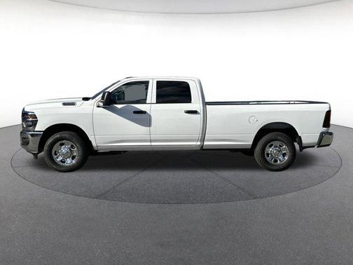 2026 RAM 2500 Tradesman Crew Cab 4x2 8' Box