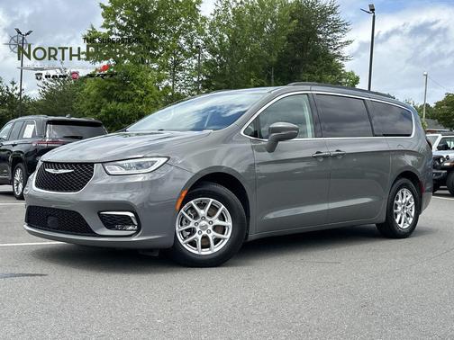 Ceramic Gray Clearcoat 2022 Chrysler Pacifica Touring L