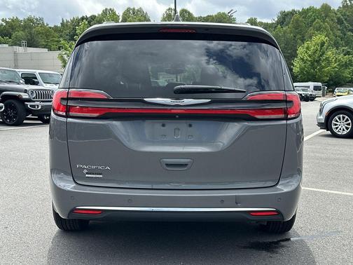 Ceramic Gray Clearcoat 2022 Chrysler Pacifica Touring L