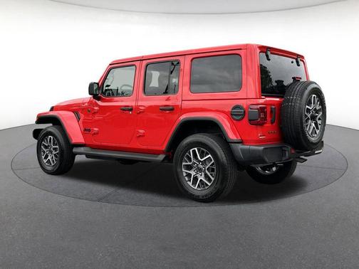 Firecracker Red Clearcoat 2026 Jeep Wrangler 4-Door Sahara 4x4