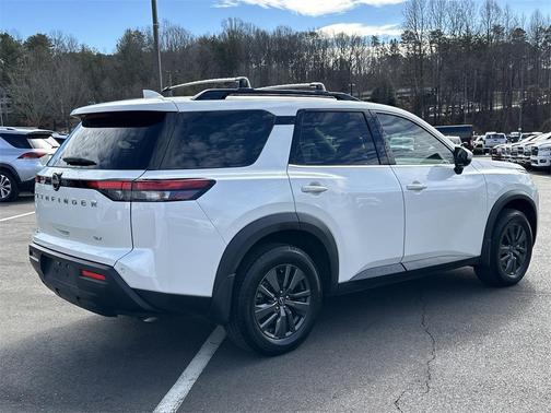2022 Nissan Pathfinder SV 2WD