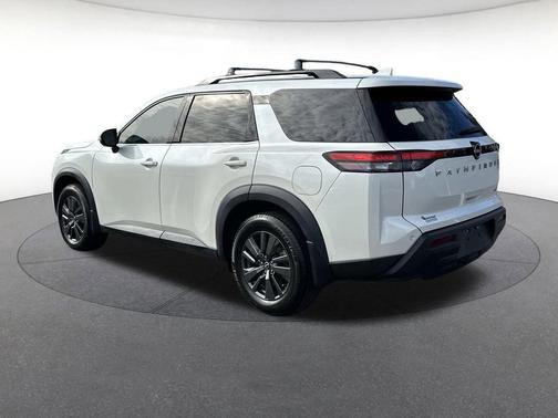 2022 Nissan Pathfinder SV 2WD