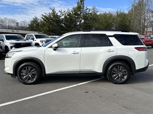 2022 Nissan Pathfinder SV 2WD