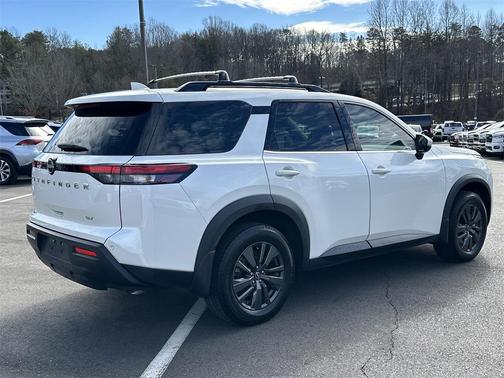 2022 Nissan Pathfinder SV 2WD