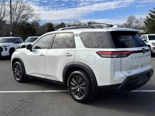 2022 Nissan Pathfinder SV 2WD