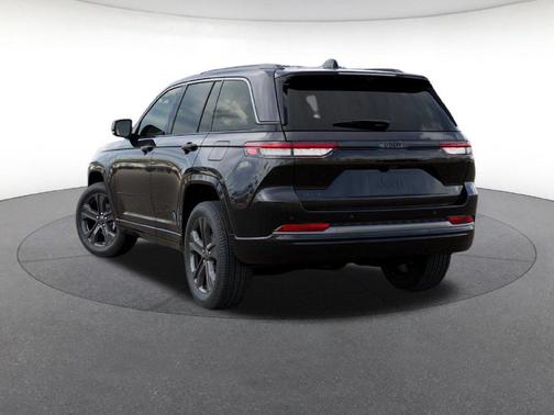 High Gloss Black 2027 Jeep Grand Cherokee Limited
