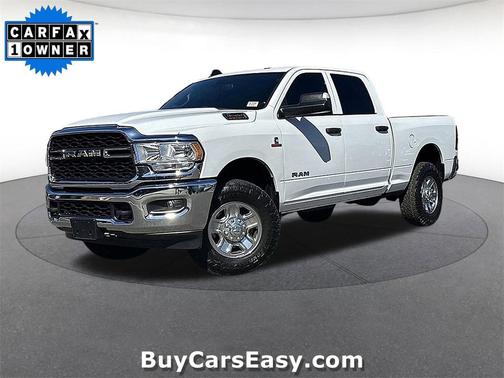 2022 RAM 3500 Tradesman Crew Cab 4x4 6'4' Box