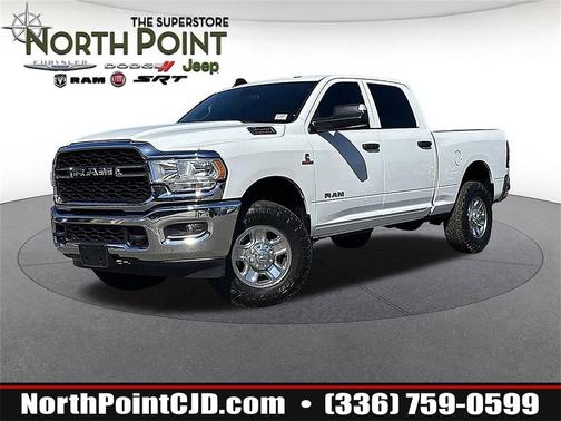 2022 RAM 3500 Tradesman Crew Cab 4x4 6'4' Box