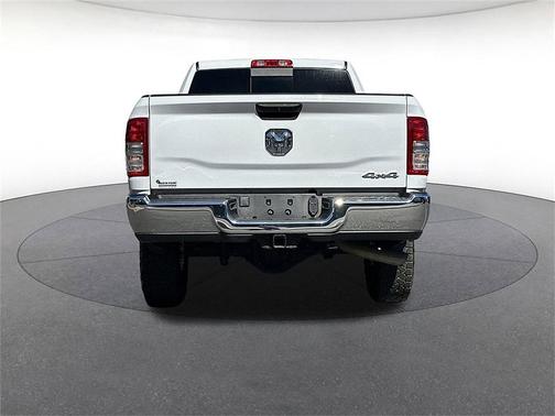 2022 RAM 3500 Tradesman Crew Cab 4x4 6'4' Box