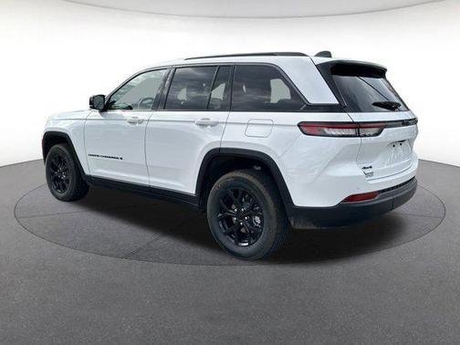 2026 Jeep Grand Cherokee Altitude