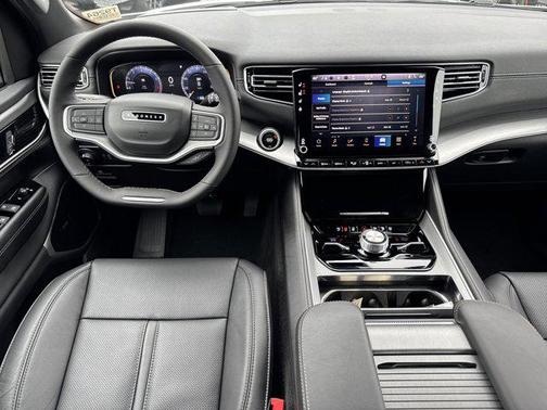 2025 Jeep Wagoneer Series II Super 4x4