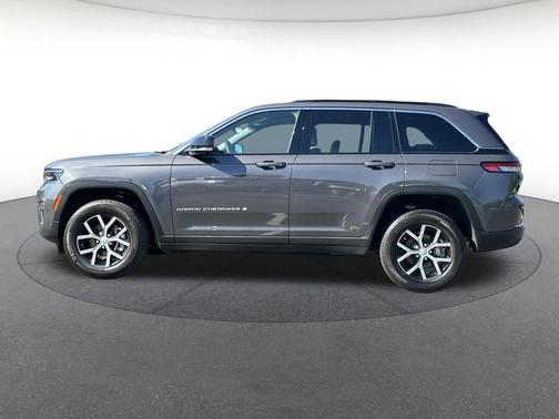 Baltic Gray Metallic Clearcoat 2025 Jeep Grand Cherokee Limited