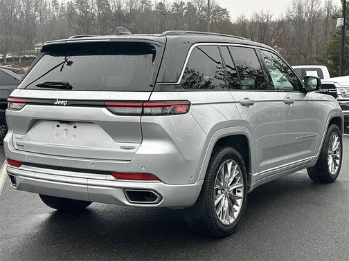 2025 Jeep Grand Cherokee Summit