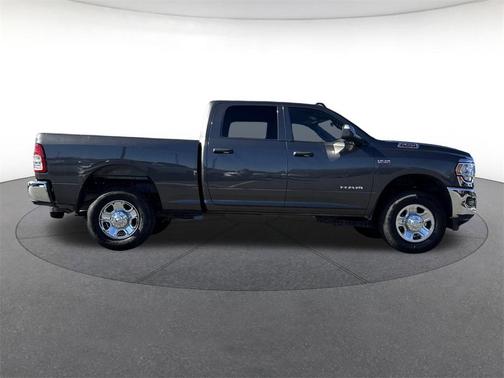 2022 RAM 2500 Tradesman Crew Cab 4x4 6'4' Box