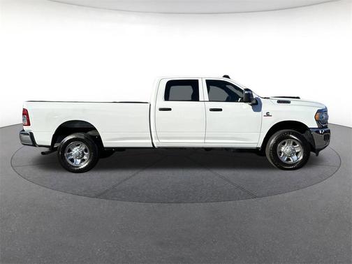 2024 RAM 2500 Tradesman Crew Cab 4x4 8' Box