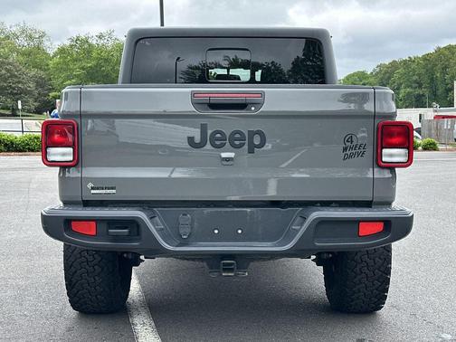Sting-Gray Clearcoat 2021 Jeep Gladiator Willys 4x4