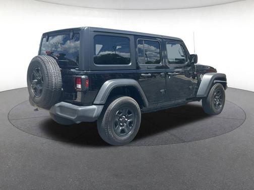 Black Clearcoat 2022 Jeep Wrangler Unlimited Sport