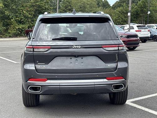 2022 Jeep Grand Cherokee Summit