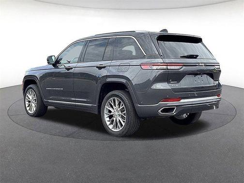2022 Jeep Grand Cherokee Summit