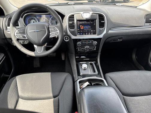 2023 Chrysler 300 Touring
